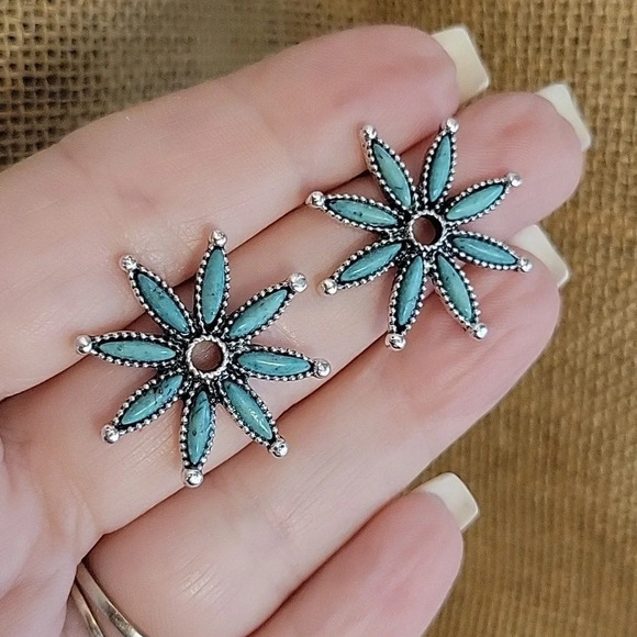 Ariat Jewelry - 🔥LAST PAIR🔥 CACTUS FLOWER WESTERN EARRINGS